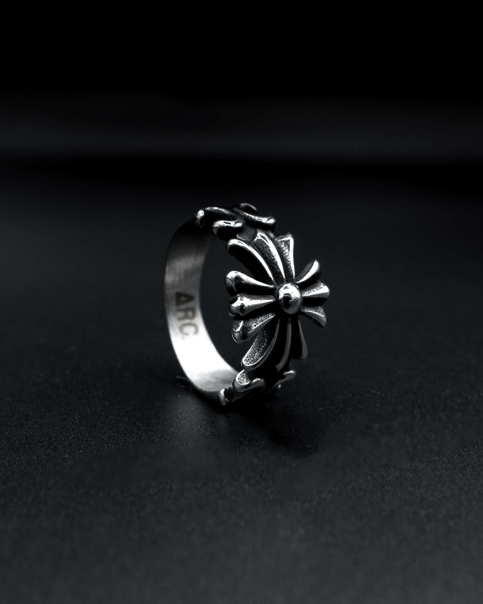 Archetype Rong Cross Ring – ARCHETYPE BRAND CL